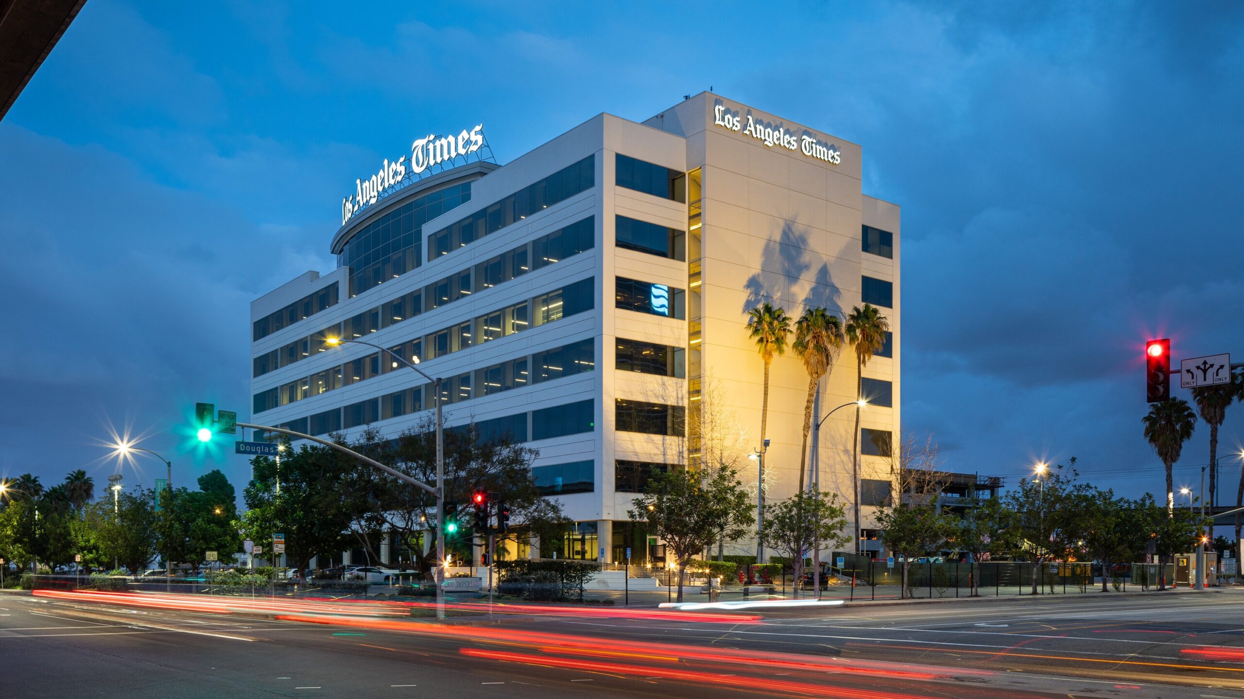 L A Times Owner Says He Will Take Newspaper Public In Next Year The New York Times